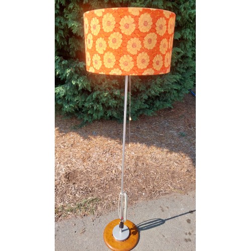Lampa se stojanem, retro, socialismus, 70.-80. léta