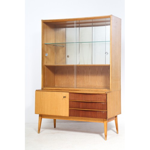 (88) Komoda, knihovna, sekretář, vitrína, retro