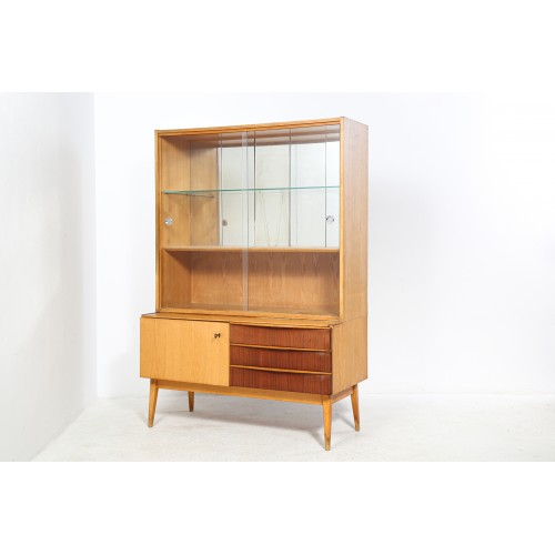 (88) Komoda, knihovna, sekretář, vitrína, retro