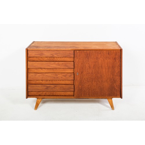 (173) Komoda, prádelník, skříňka U-458- Jiroutek, Brusel