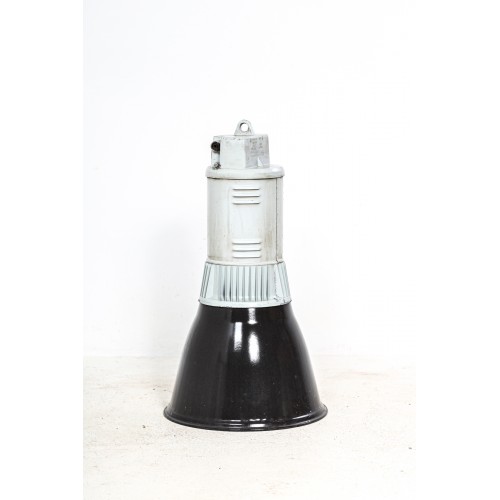(18) Lampa industriální, stropní, retro